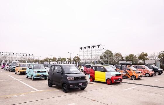 日均销售1000台!宏光MINIEV 200天狂卖20万台,成为全球小型新能源汽车销售纪录创造者