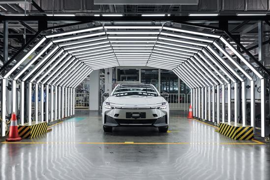 “品确官”揭秘一汽丰田新能源工厂,bZ3官方指导价16.98万元起