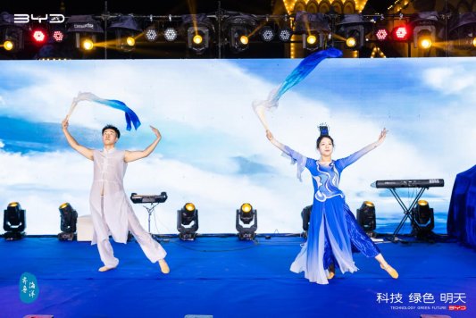 比亚迪海豹DM-i重磅上市 售价16.68万元起 还看合资中型车吗?